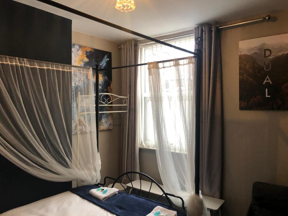 3 Double Bed Brittania Styled Central Home Near Lfc Sleeps 6 With Free Business Super Fast Fibre Broadband Liverpool Exterior foto