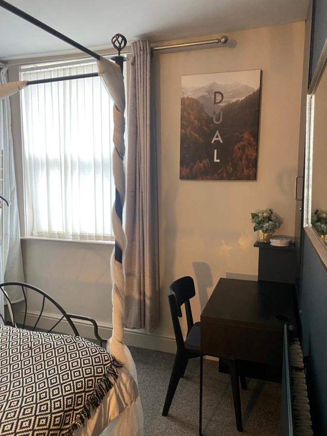 3 Double Bed Brittania Styled Central Home Near Lfc Sleeps 6 With Free Business Super Fast Fibre Broadband Liverpool Exterior foto